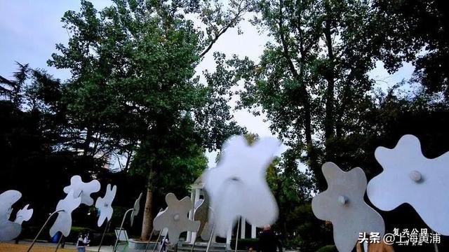 黄浦的秋：色彩与诗意“交响”