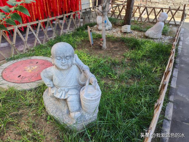 看着保定高高的大慈阁，怕爬山的我最后一咬牙也就登上来了