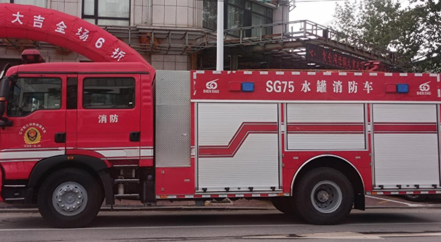 一辆进口消防车2400万！中国连航母都能造，为何却造不出消防车？