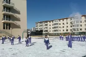 太原市迎泽区：课堂上演“隐身术”，36中物理课走红网络图片