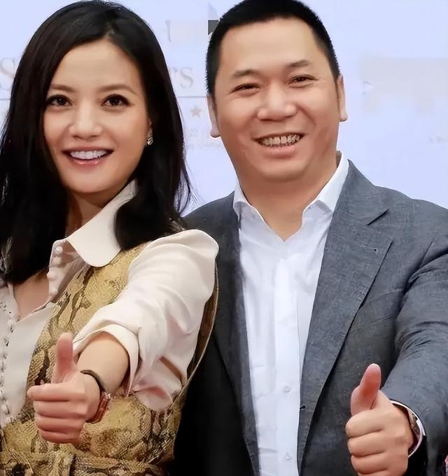 封杀四年，49岁赵薇突传消息，因胃癌去世传闻5个月前就真相大白