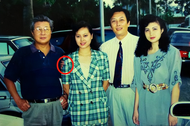 唐国强“糟心事”太多：两个儿子都残疾，难怪他73岁还不敢退休！