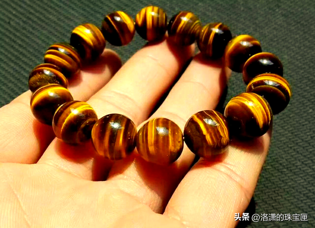 玉髓八大冷知识:它是玛瑙近亲,奢侈品牌最爱,一寸画面一寸金