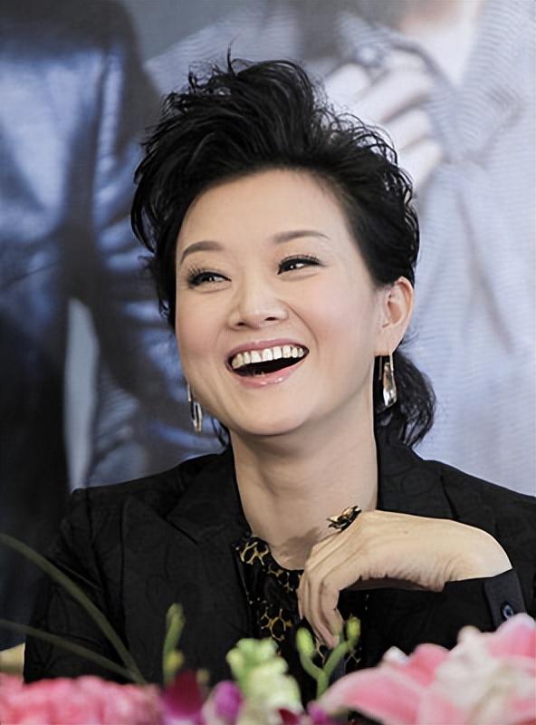 宋祖英和老友在北京观看京剧《穆桂英挂帅》