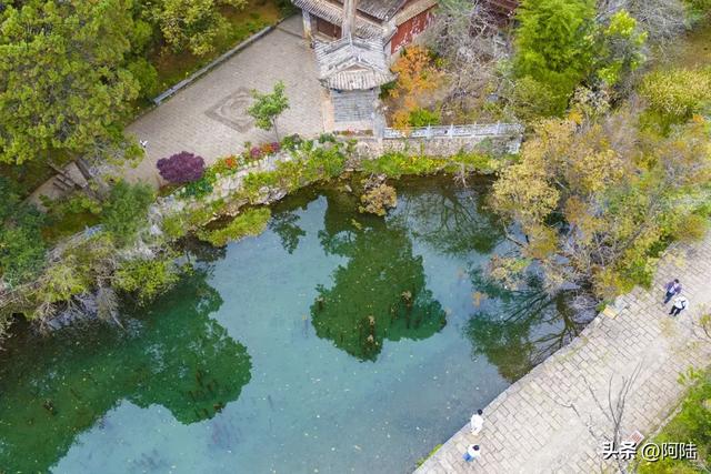 丽江的最美秋色九鼎龙潭，但位置隐秘，大部分游客都视而不见