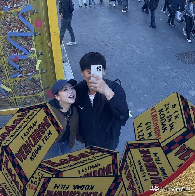 03年游泳教练爱上学员富婆，对方离异大他15岁，恋爱日常好甜蜜