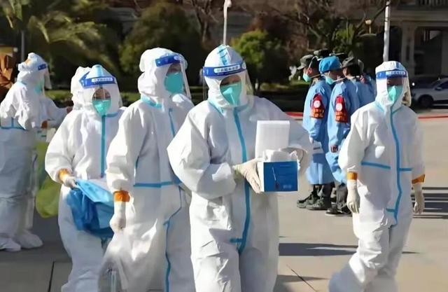 5年前，靠倒卖口罩一年赚60亿元，住5万一夜酒店的他，如今咋样了