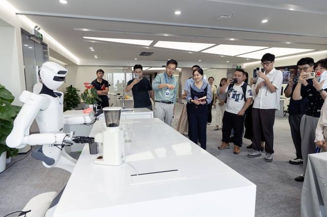 南山区启动机器人场景应用“揭榜挂帅”项目榜单常态化征集