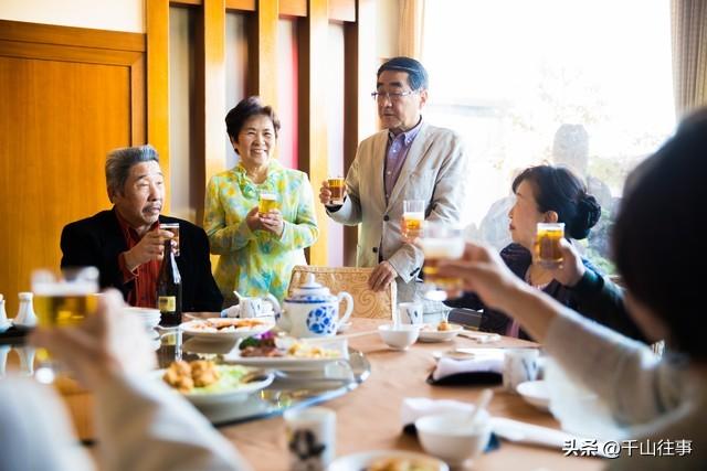 奉劝已退休的6070后：退休后再有钱有闲，也不能经常去这8种地方