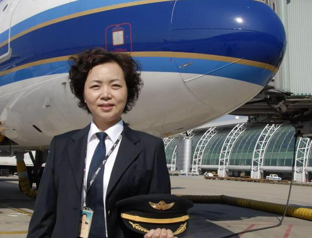 王牌女飞行员刘宇环：退役后被航空公司疯抢，成最贵民航女机长