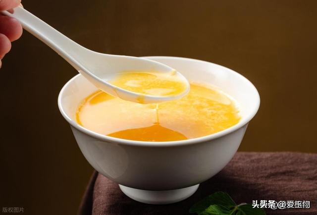 人造鸡蛋泛滥，成本只要1毛钱？应该如何分辨？这4种鸡蛋真要少吃