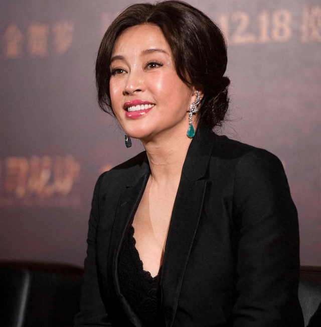 钱再多有什么用？75岁的“风流妖精”刘晓庆，已经走上另一条道路