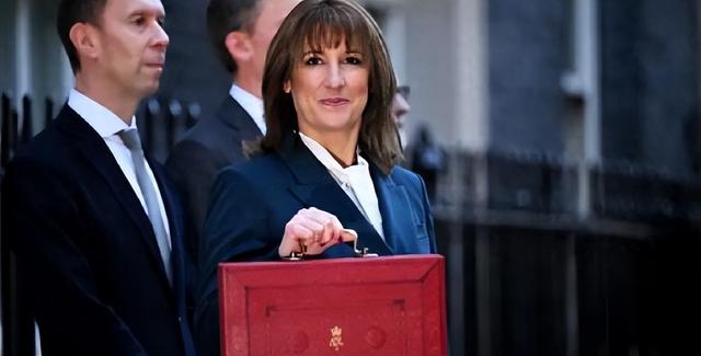 英国预算案正在改写规则，这场税收风暴，真的会终结民主吗？