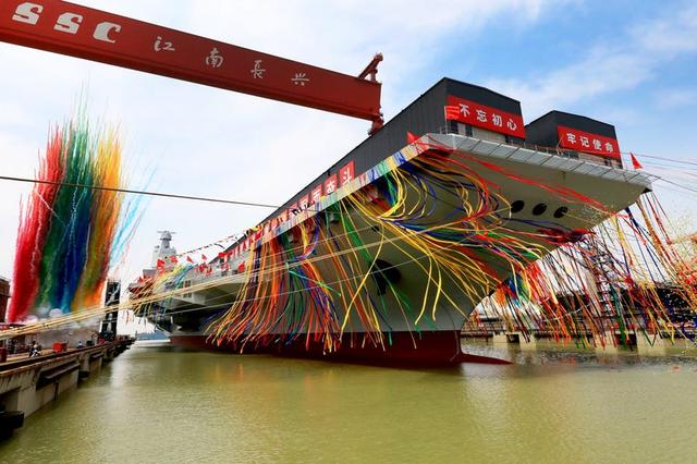 中国航母与美国航母对比如何