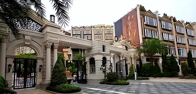 风流尼姑释智定：白天念经晚上夜店，东窗事发时，屋里还藏着假发