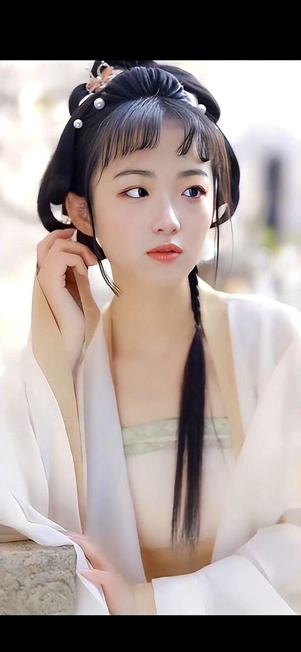 重读五遍红楼梦后才彻底明白，和贾宝玉梦中云雨的人为何是秦可卿