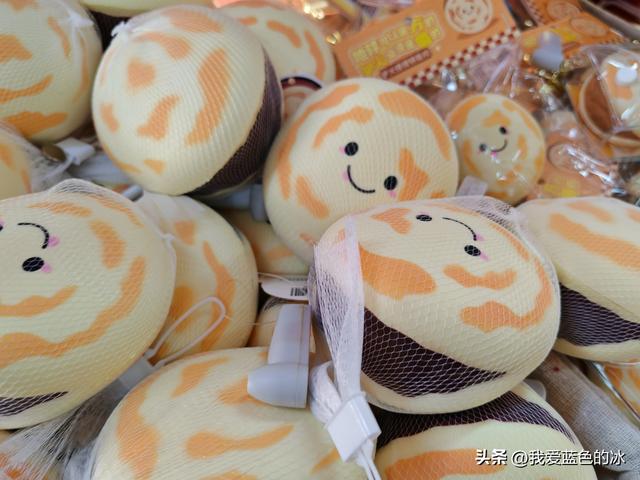 逛逛保定西大街，好像每个城市都有这么一条街