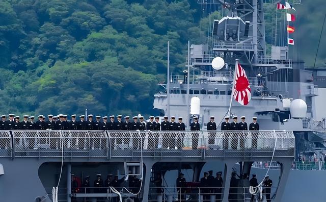 一声不吭造了7艘准航母，美国才发现	，原来真正对手已不是俄罗斯