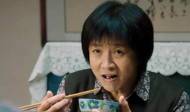 原来他们是夫妻，因戏生情恩爱41年，演完《生万物》终于红了！