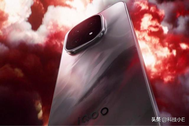 iQOO新旗舰有点猛，438万跑分+2K屏+100倍变焦，4小时卖出14万台