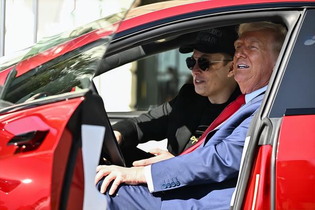 “特马”复合？马斯克重投共和党怀抱！