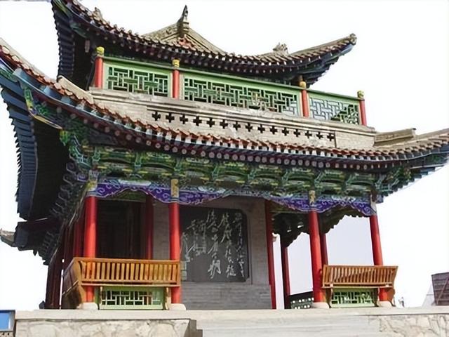 走进兰州白塔山公园：探寻佛塔故事与兰州历史印记