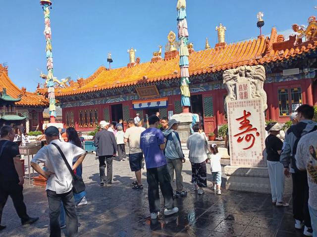 大召寺：在呼和浩特的晨光里，触摸北方佛国的温度