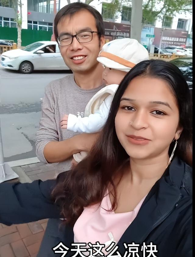 王佳音二妹斯木兰果然没嫁错人！夫妻俩私下互动亲密，幸福感爆棚