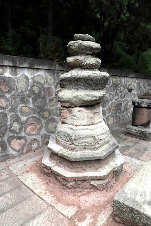 卦山天宁寺塔林——交城