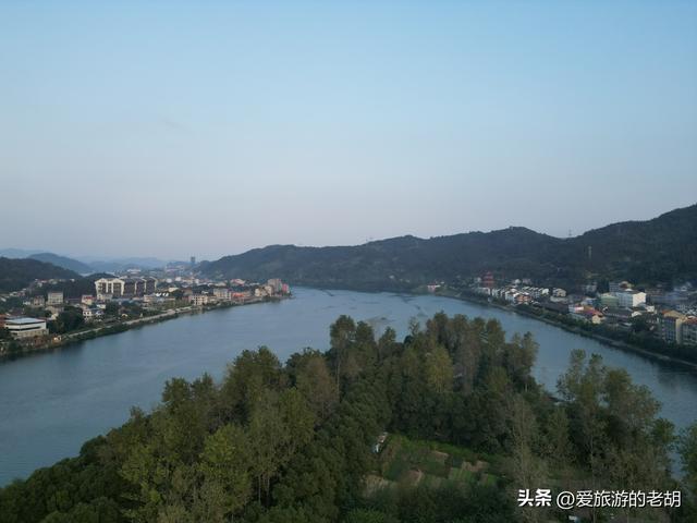 湖南被资江一分为二的县城，建县仅1000年，城内娱乐场所众多