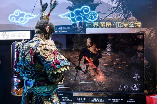 100英寸海信电视E8Q Pro亮相2025ChinaJoy 《黑神话：悟空》 呈现效果佳