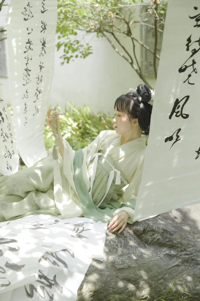 假期寻趣千佛崖！感受石窟艺术与闲适时光的完美交融~