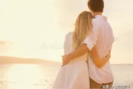 两性交往，一个男人不愿意为你花钱，无非就是这几个原因图片