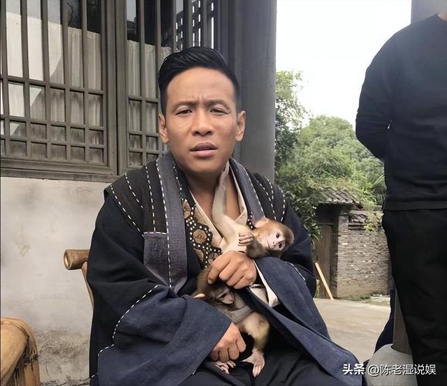 善恶到头终有报！成名后就抛妻娶粉的宋小宝	，如今的下场大快人心