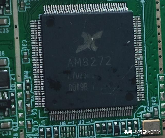 有人找我画一个无线投屏器的PCB，刚好手上有一个拆解看一下