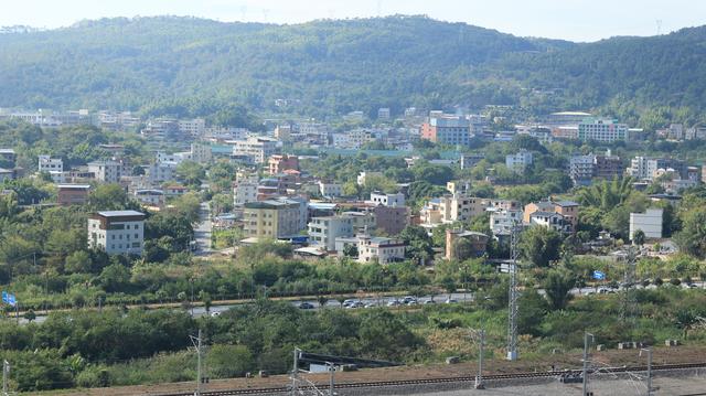 冬日登高燕尾寨，高铁西站现眼前，梅州人休闲有了新去处