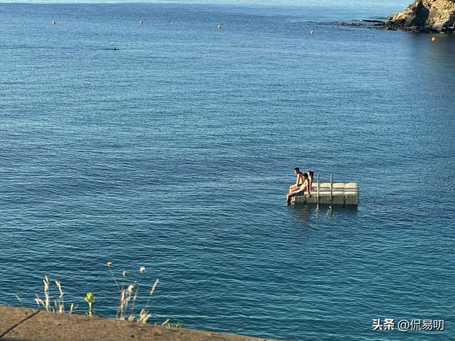 寄自科西嘉的明信片：“你的丈夫是天使”，背后是深夜救援故事