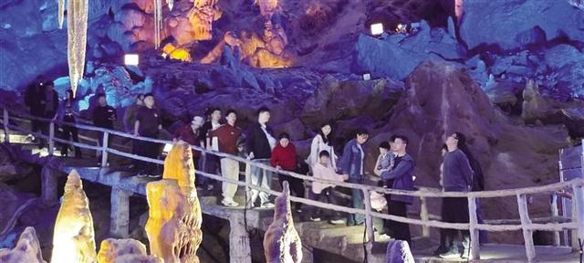 国庆中秋相遇 金城精彩不断
