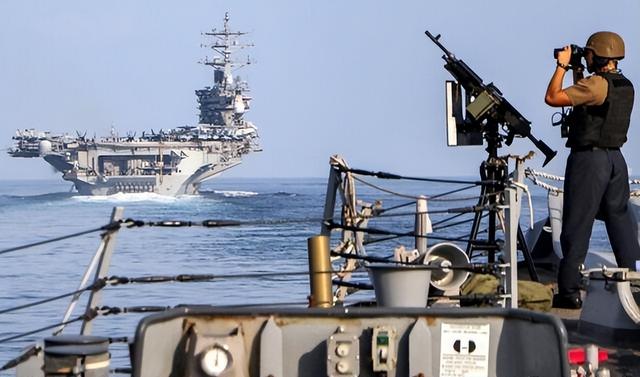 100枚导弹从天而降，美军发起斩首行动特朗普下令	，俄英法失声