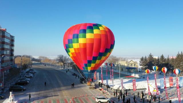 黑河市冰雪狂欢季暨“冰超”黑蒙极寒穿越挑战赛在嫩江盛大启幕