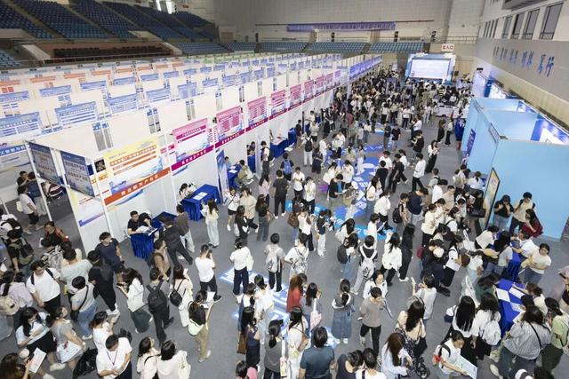 全网刷屏！广州，爆火