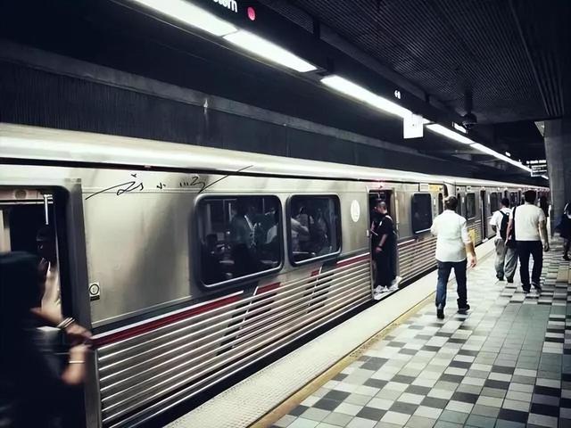 为什么现在很多中国游客去美国旅游之后，都会感觉有些失望？