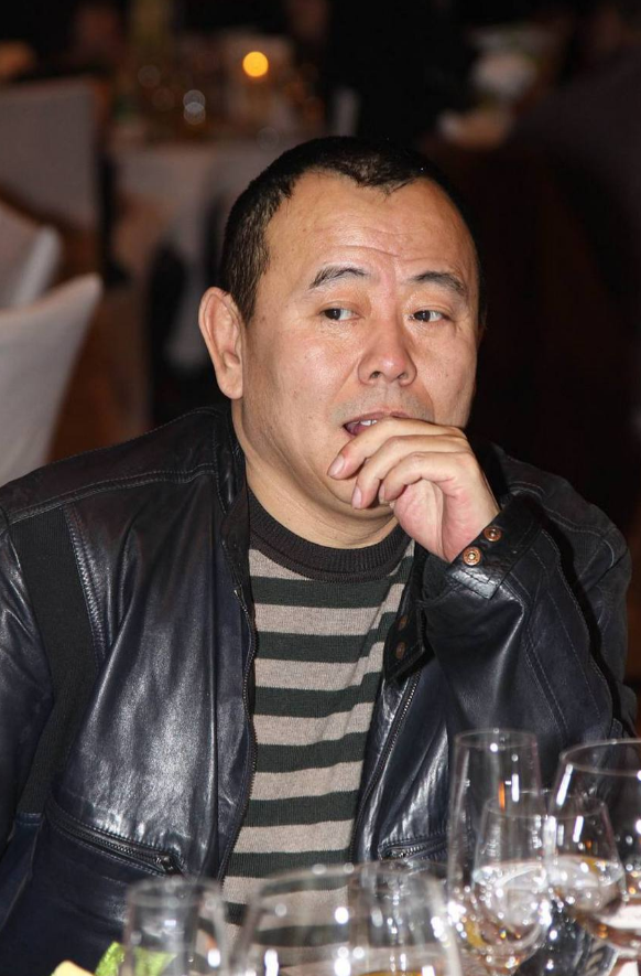 全家移民真相大白2年，享正师级待遇的潘长江，已走上另一条大道