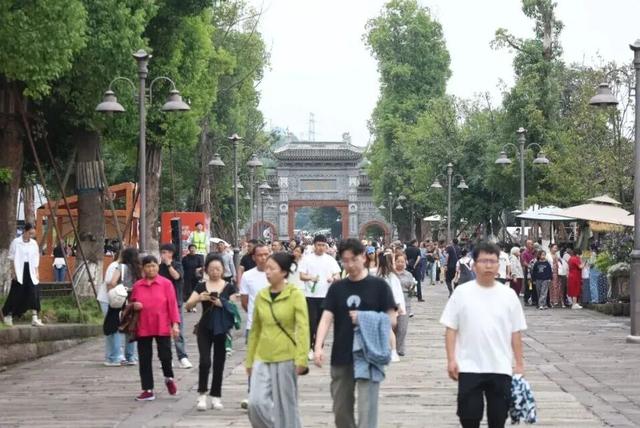 庆中秋双节假期盘点：文旅盛宴绘就团圆画卷