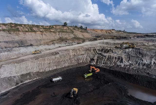 多国首脑即将赶到东京！高市早苗瘪着嘴笑，全球已收到中国的通知