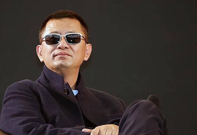 陪玩陪睡不够！集体开嫖、舔手指	、目无王法，阴暗面彻底藏不住了