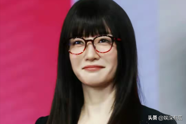 直到看见39岁嘴歪脸僵，还发腮的江疏影，才知道马伊琍的话没错！