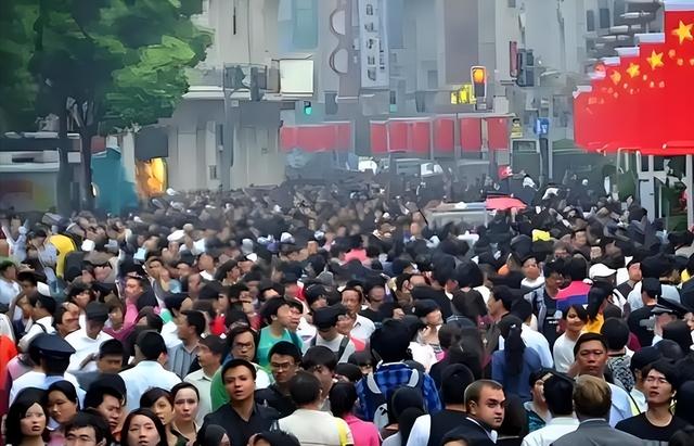中国将迎人口死亡高峰！22年1041万，23年1100万，去年死亡多少？