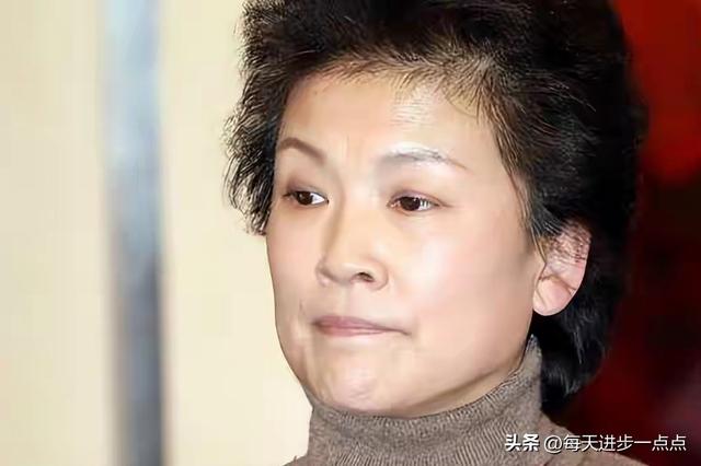 9月刚过仅5天，国家一级演员宋春丽，就给娱乐圈演员敲响警钟