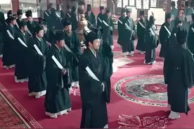 别再被电视剧骗了！古代上朝的真实情况是这样的图片